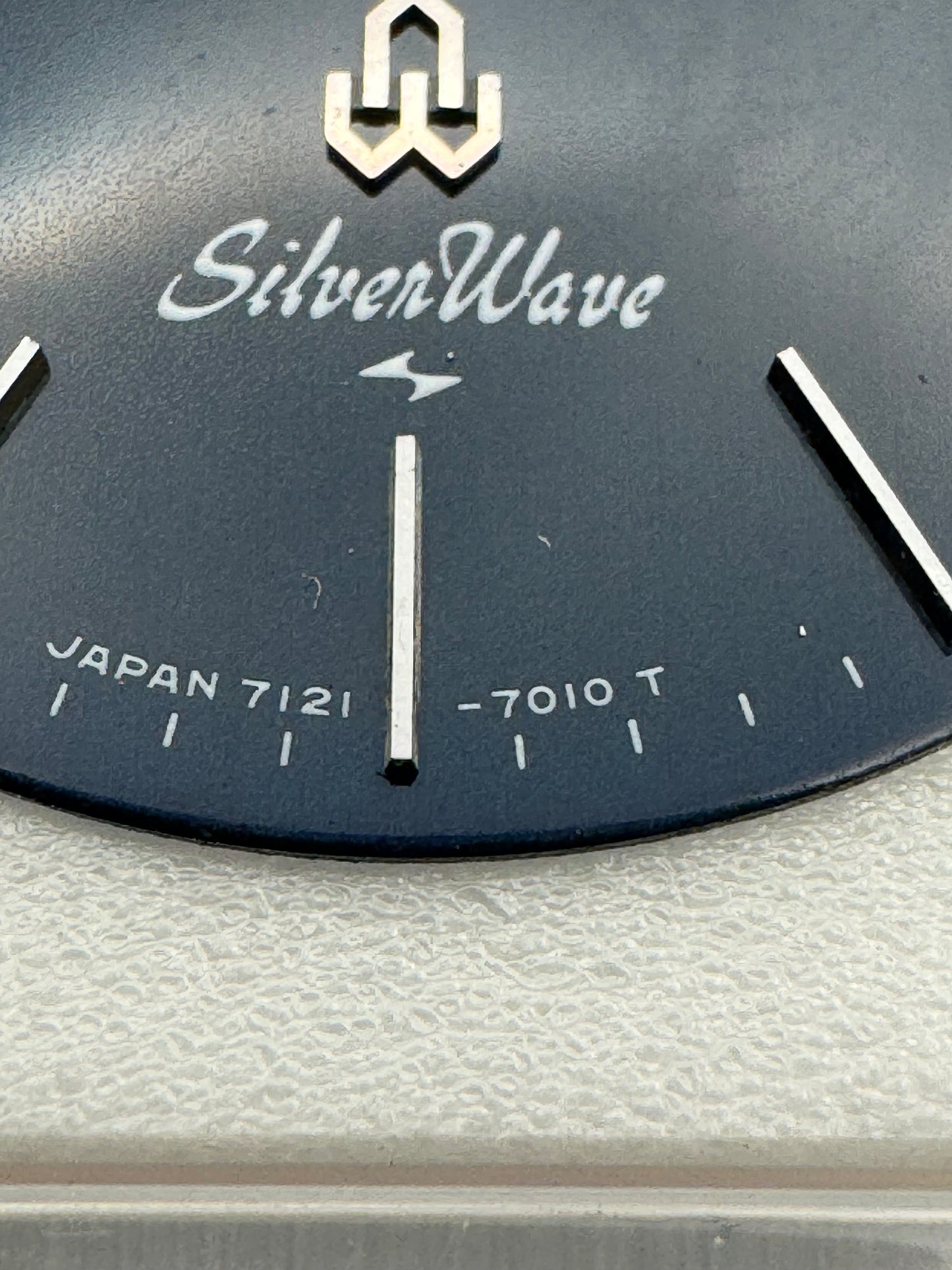 Seiko Quartz SilverWave — Dial 7121-7010 T (NOS)