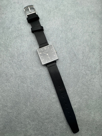 Knot SQ-32 – Modern Japanese Bauhaus Design (Made in Japan)