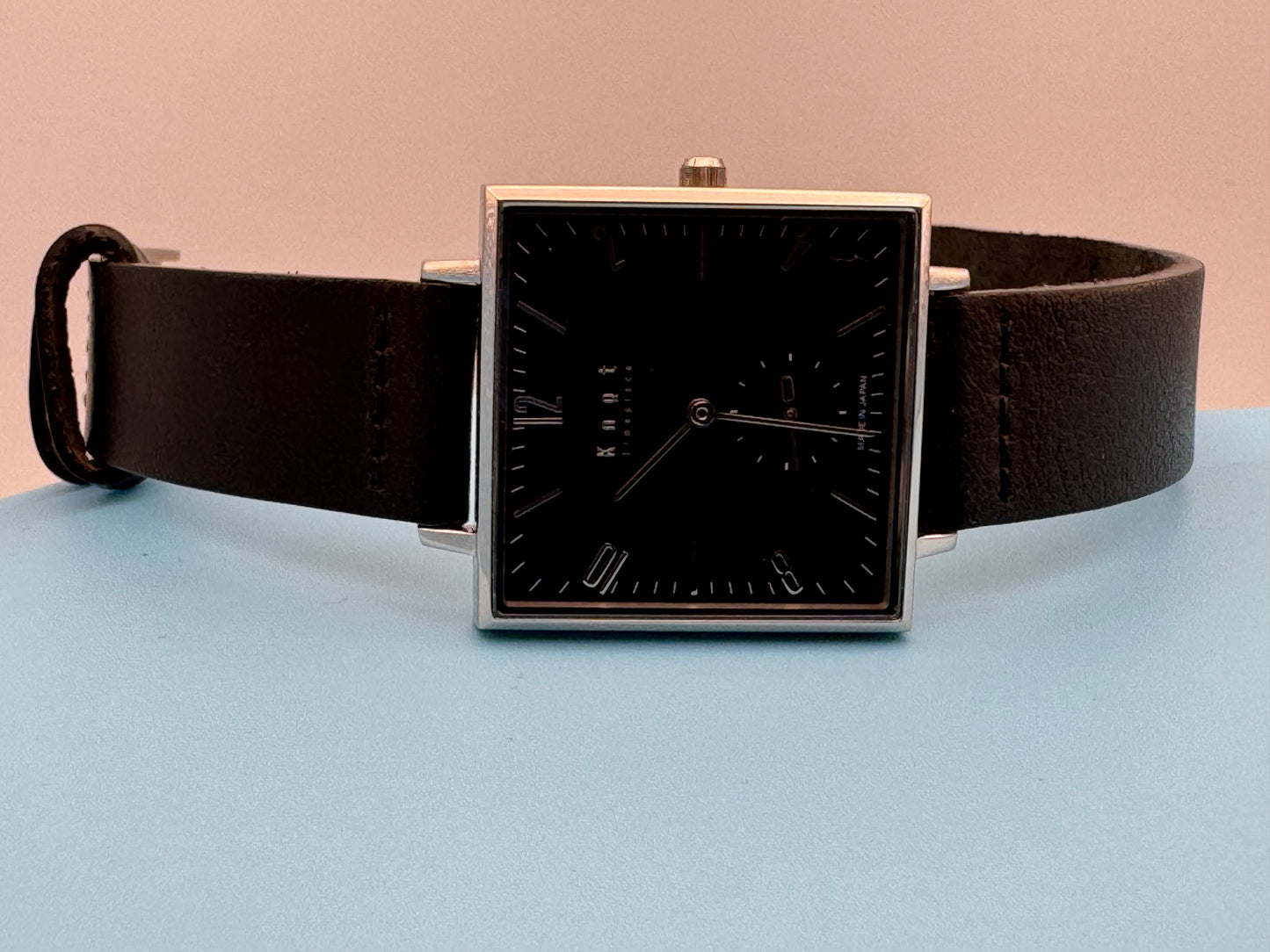 Knot SQ-32 – Modern Japanese Bauhaus Design (Made in Japan)