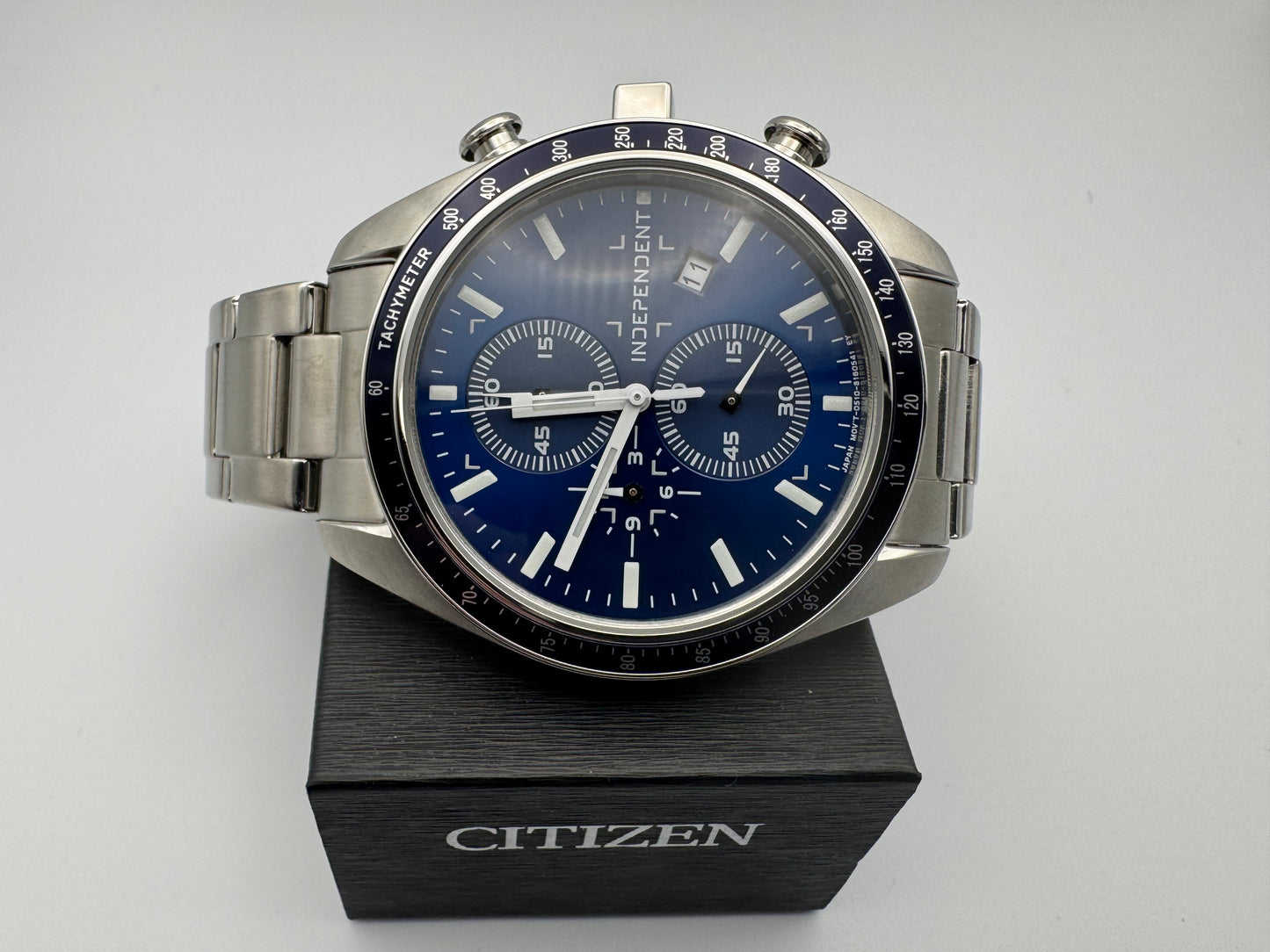 Citizen INDEPENDENT BA7-115-71 – Sportlicher JDM-Chronograph der „Timeless Line“ (neu, ungetragen)