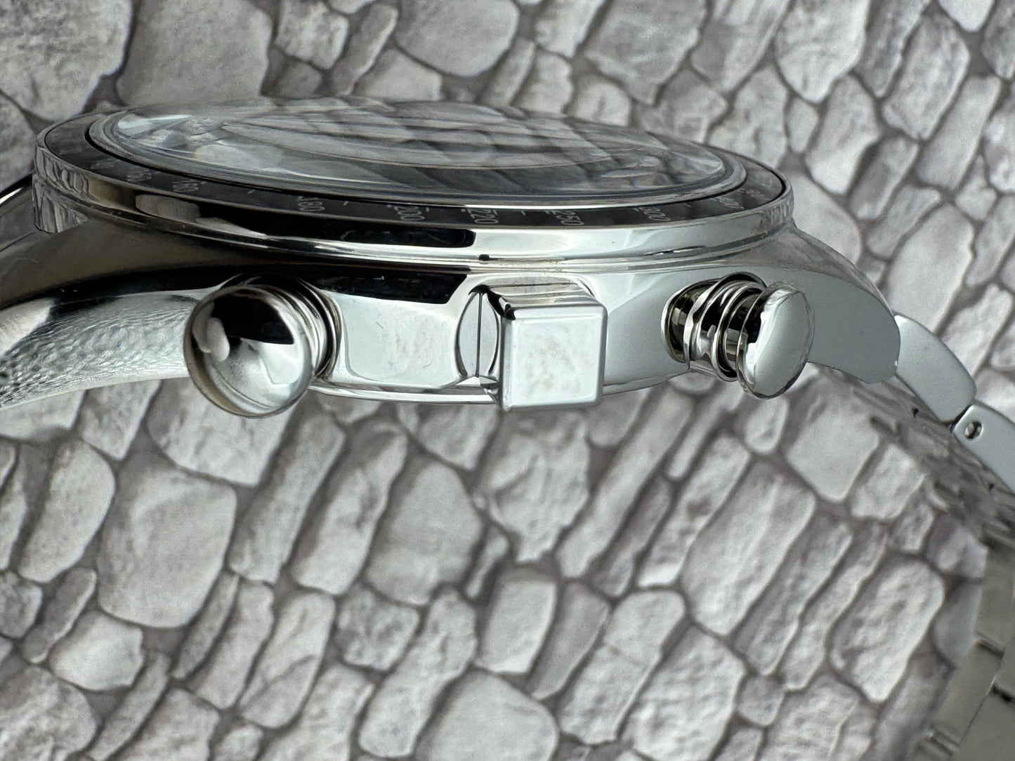 Citizen INDEPENDENT BA7-115-51 – Sportlicher JDM-Chronograph der „Timeless Line“ (neu, ungetragen)