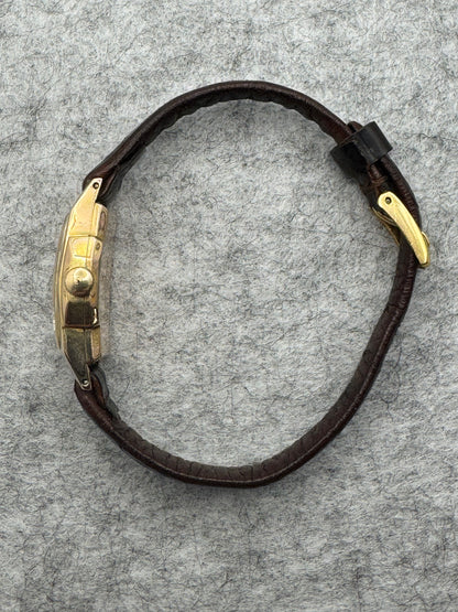 Seiko Solar 557 – Rectangular hand-wound watch in 20-micron gold plating (September 1959)