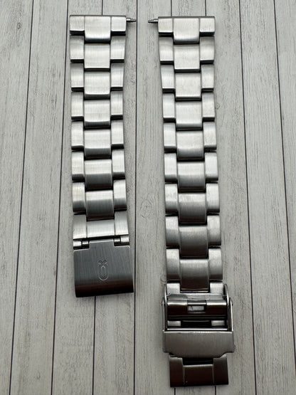Knot Japan Chronograph CC-39 – Weißes Zifferblatt / Edelstahlband (Made in Japan)