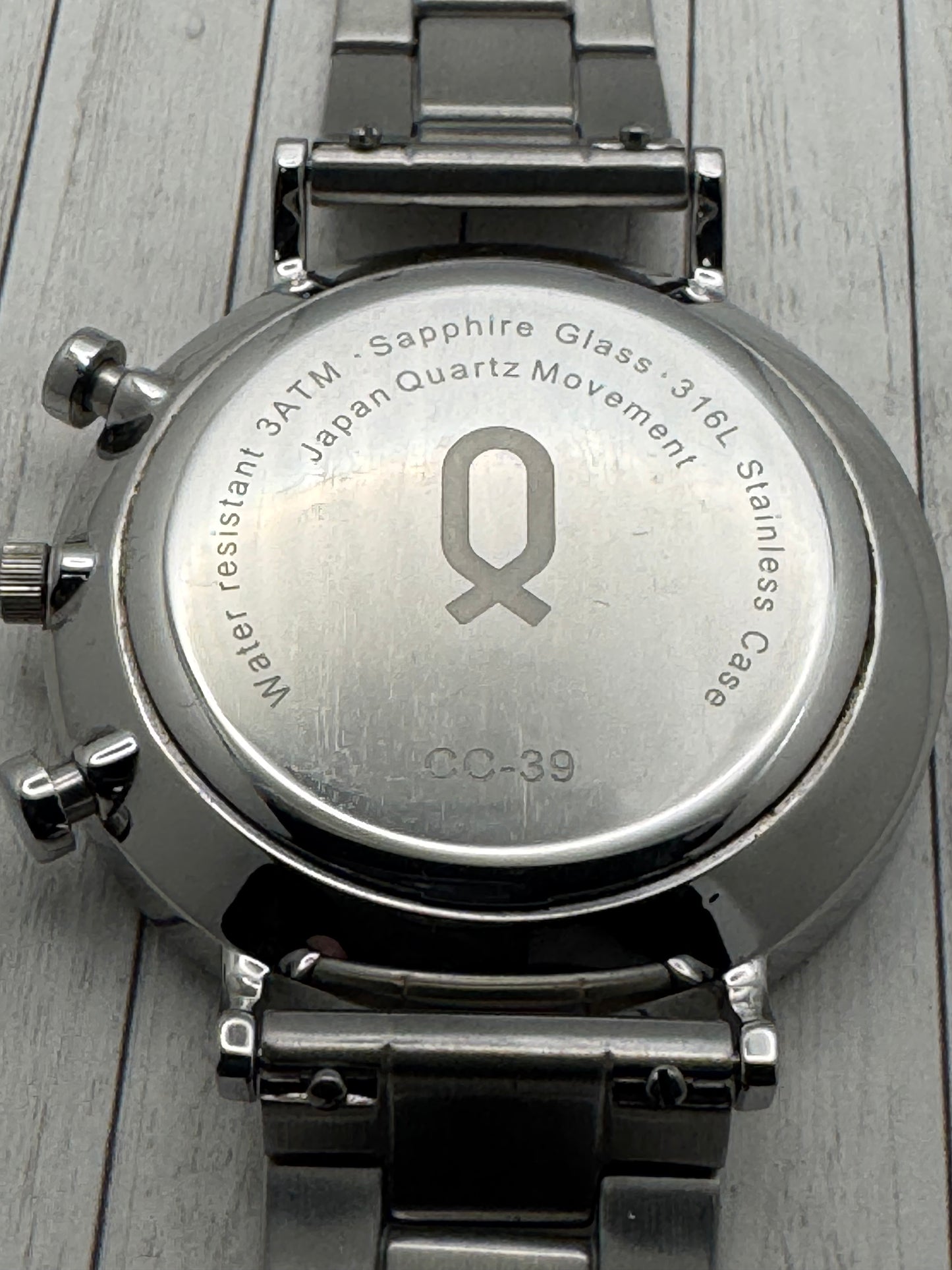 Knot Japan Chronograph CC-39 – Weißes Zifferblatt / Edelstahlband (Made in Japan)