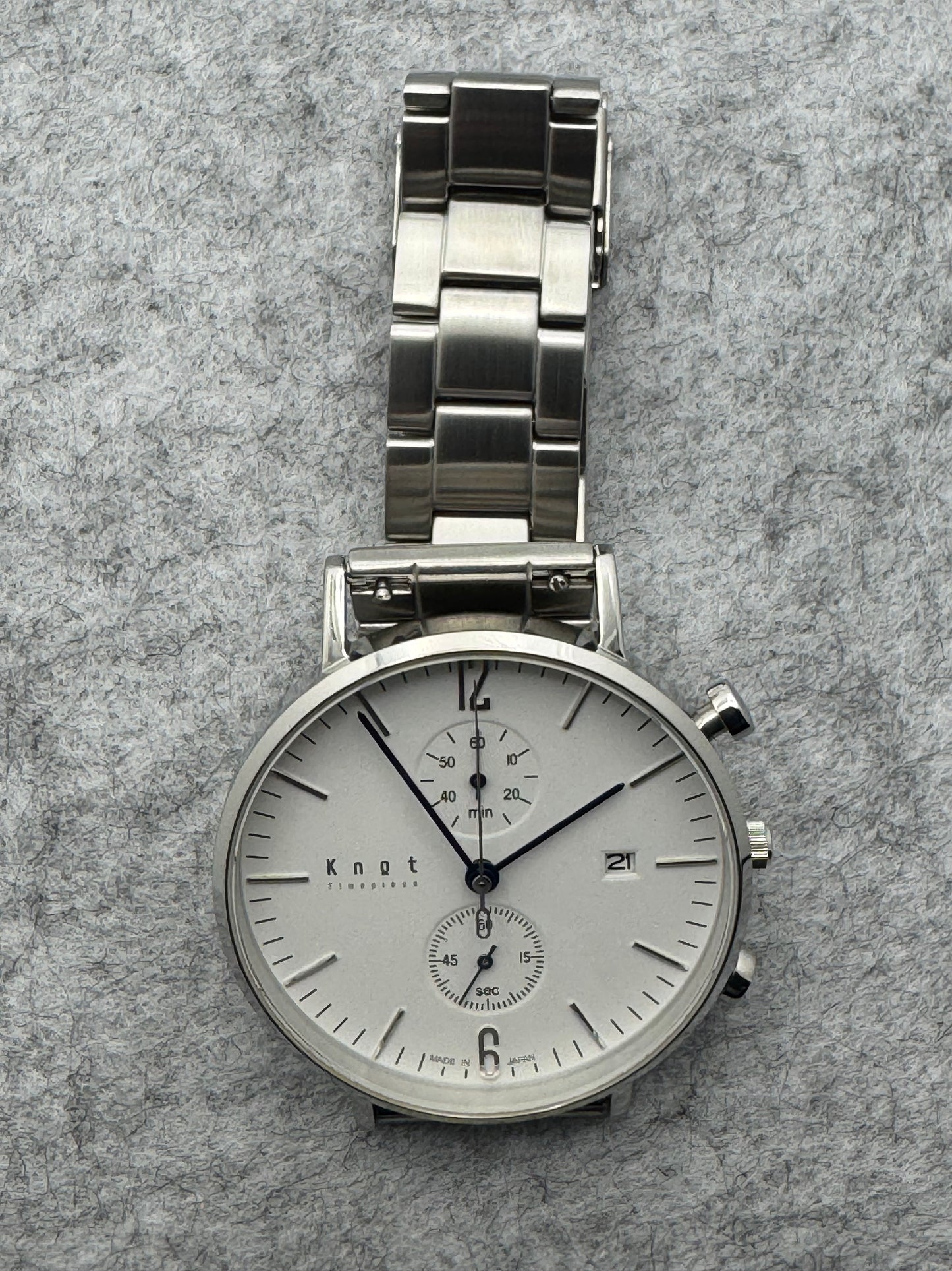 Knot Japan Chronograph CC-39 – Weißes Zifferblatt / Edelstahlband (Made in Japan)
