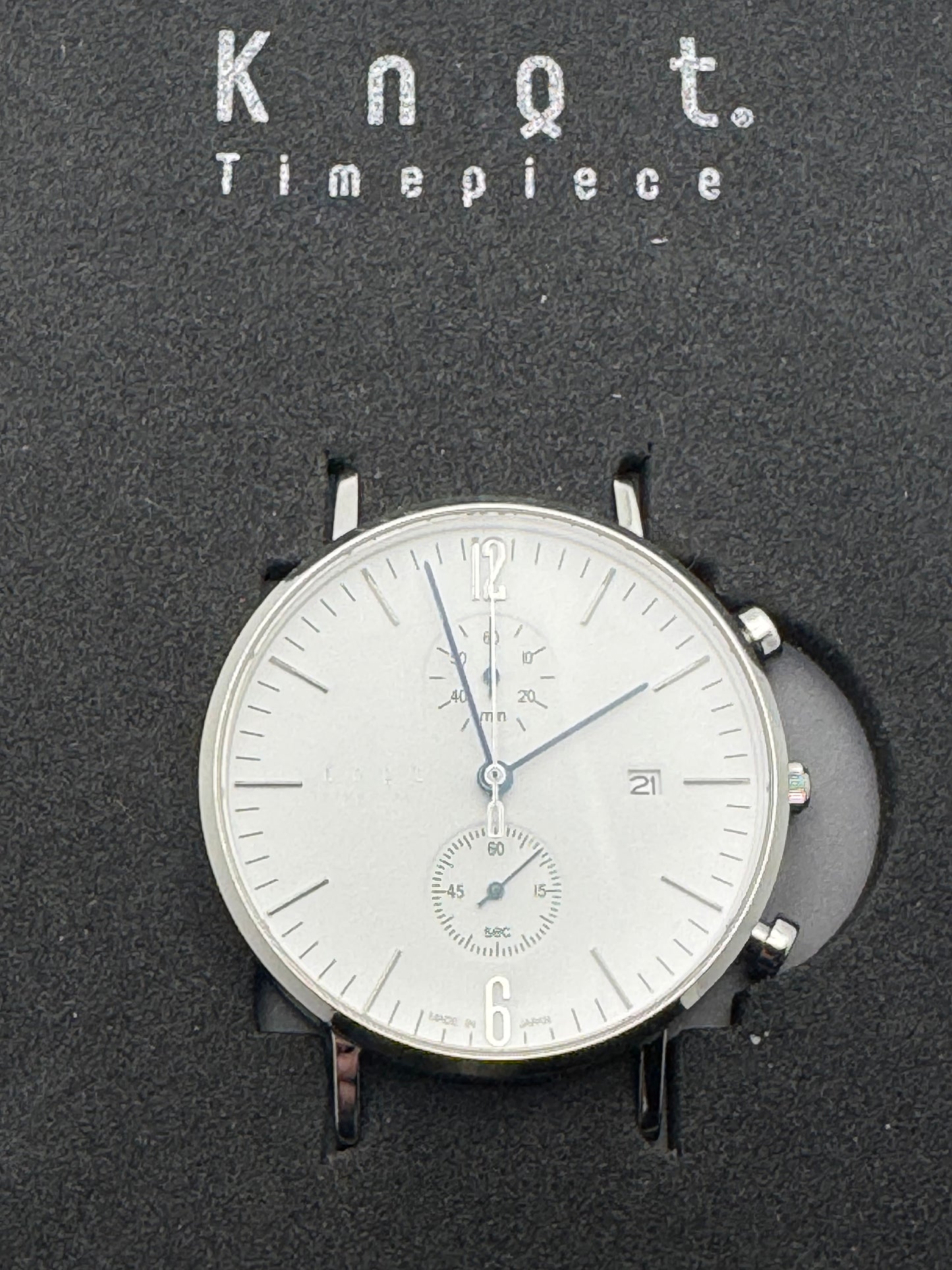 Knot Japan Chronograph CC-39 – Weißes Zifferblatt / Edelstahlband (Made in Japan)