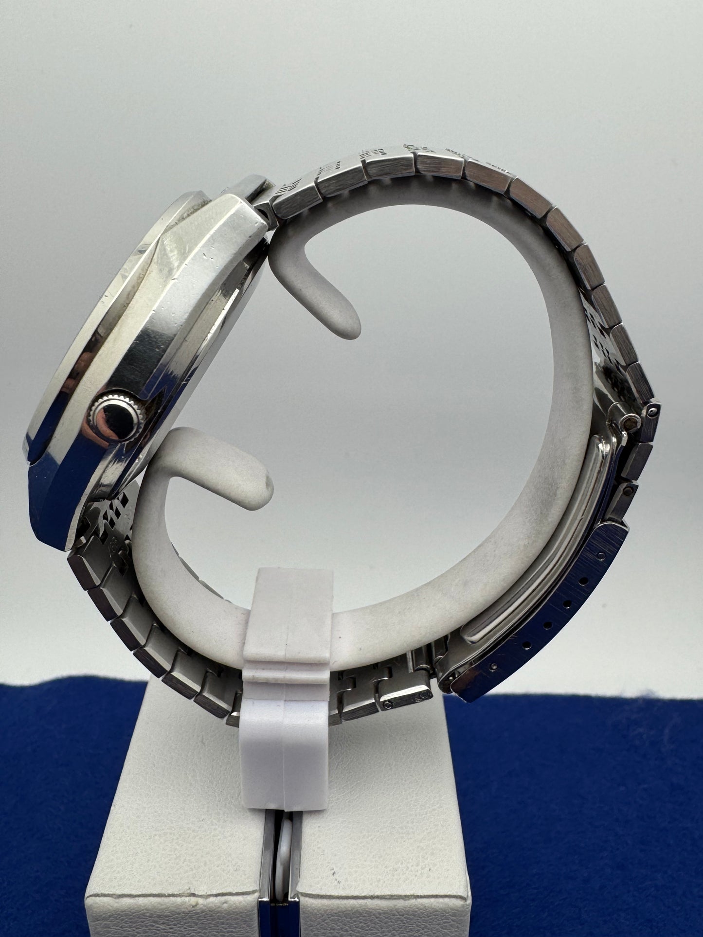 Seiko Quarz QZ – 0923-8010 (September 1974)