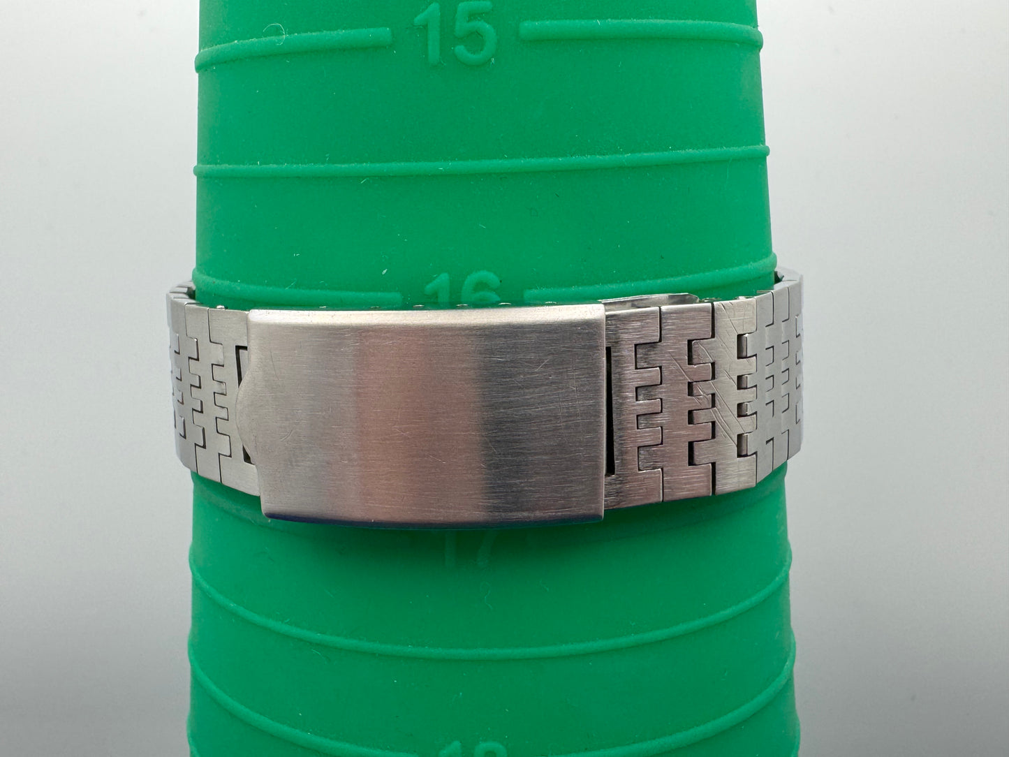 Seiko Quarz QZ – 0923-8010 (September 1974)