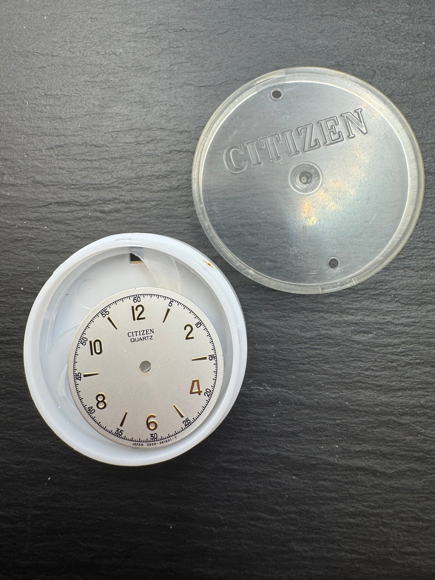 Citizen Original Dial 3630-361901 (Quartz, Central Seconds) – NOS