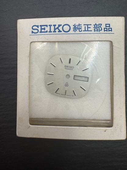 Seiko Original Zifferblatt 3423-0010 „Seiko Quartz" (SQ, kissenförmig, Datum) – NOS, tadellos