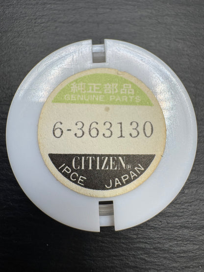 Citizen Original Zifferblatt 3630-363130 „Citizen Quartz" (rund, Silber/Doppel-Railroad) – NOS mit leichten Randflecken