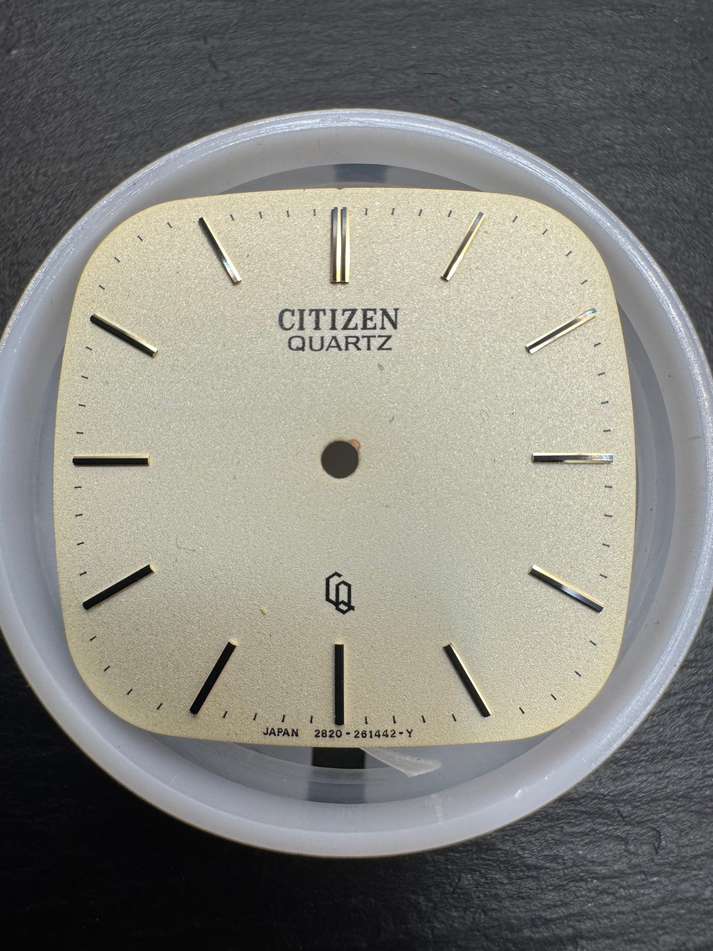 Citizen Original Dial 2820-261442 "Citizen Quartz" (rectangular, champagne/gold, applied indices) - NOS