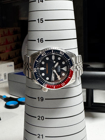 Seiko SKX009K2 Pepsi – auf dem Bergeon-Armbandkegel