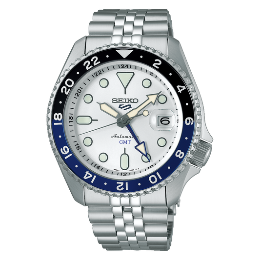 Seiko 5 Sports GMT SSK033K1 mit silbernem Zifferblatt und schwarz-blauer Lünette