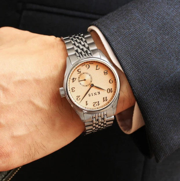 KNIS Automatik KODOU Small Seconds mit Lachsrosa Zifferblatt 38 mm