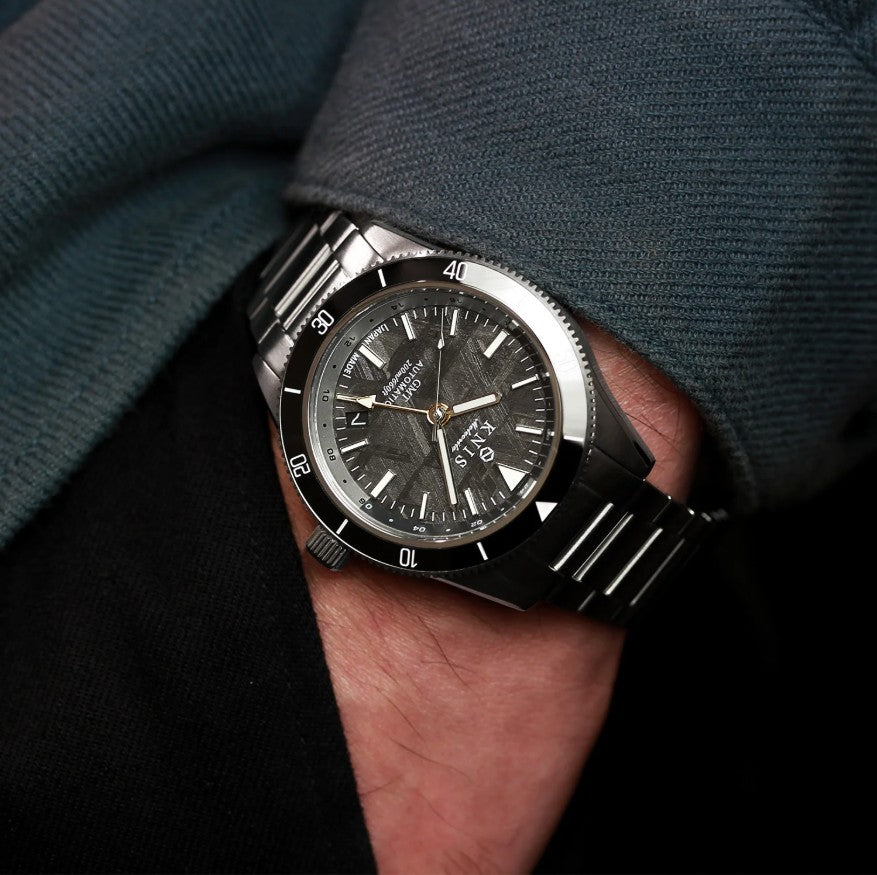 KNIS Meteorite GMT Automatic Diver 40 mm Black – Muonionalusta Meteorite