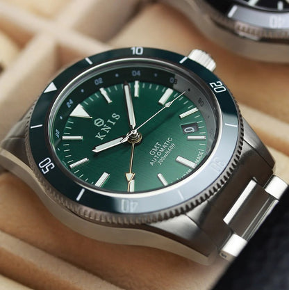 KNIS GMT Automatic Diver 40 mm Green