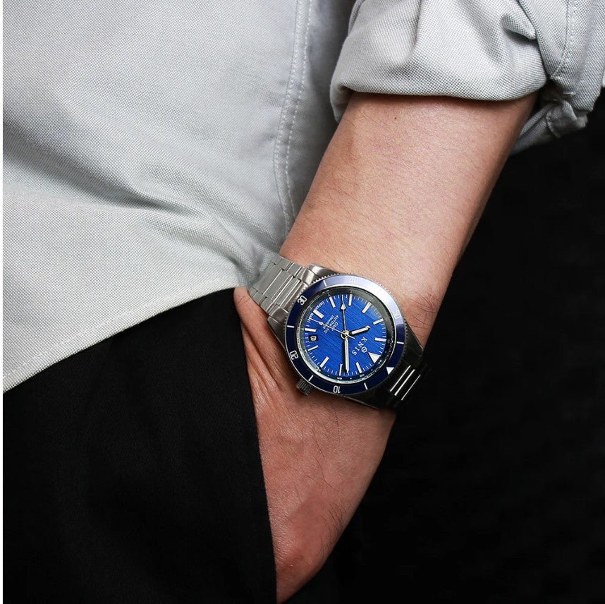 KNIS GMT Automatic Diver 40 mm Blue