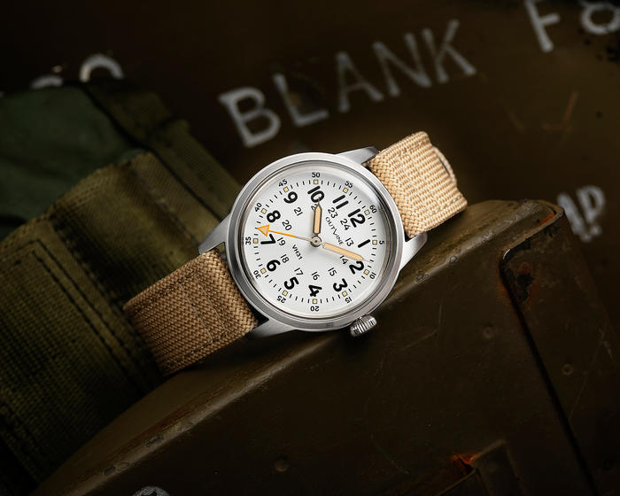 Outline Military Typ 1950 - White - 24H