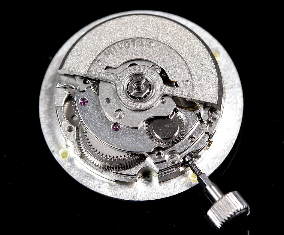 JIOS AWAZU „Biwa-Salmon“ x silberne Zeiger x braunes Leder