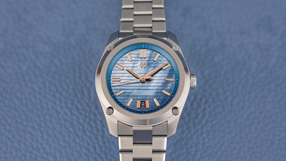 Formex Essence 39 Automatik Chronometer "Mother of Sky" 39mm