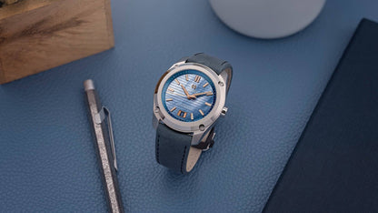 Formex Essence 39 Automatik Chronometer "Mother of Sky" 39mm
