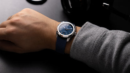 Formex Essence 41 Chronomètre automatique "Bleu" 41mm bracelet en acier