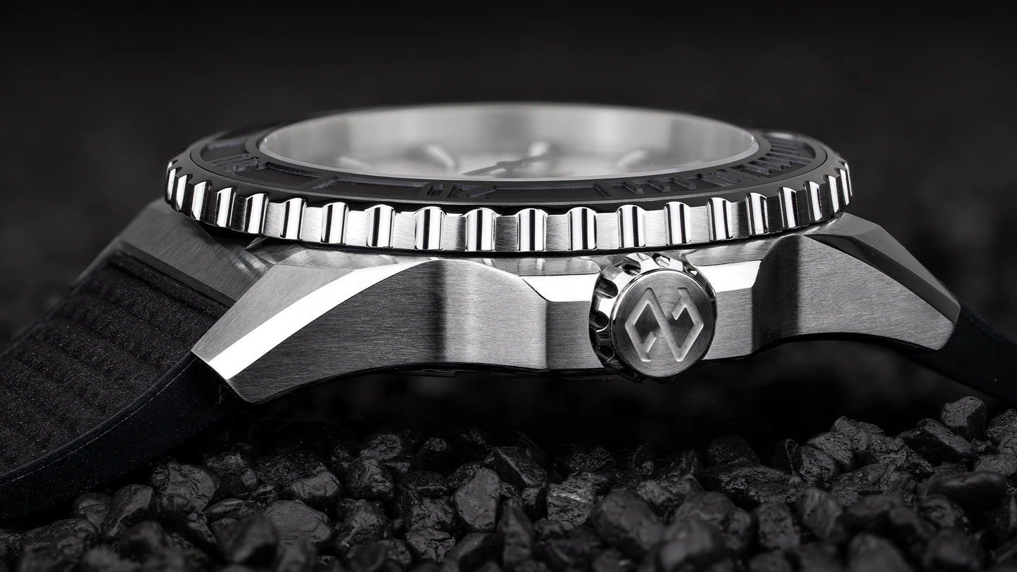 Formex REEF 39,5mm Automatik COSC 300M "Forged Carbon"