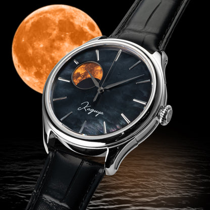 WANCHER Dream Moonphase Kaguya SUIGETSU Tsukimi mit goldener Mondscheibe vor orangefarbenem Mond, Seitenansicht