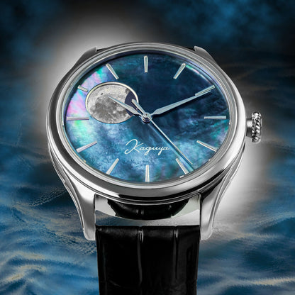 WANCHER Dream Moonphase Kaguya MURASAKI BLUE mit grauer Mondscheibe, Frontansicht