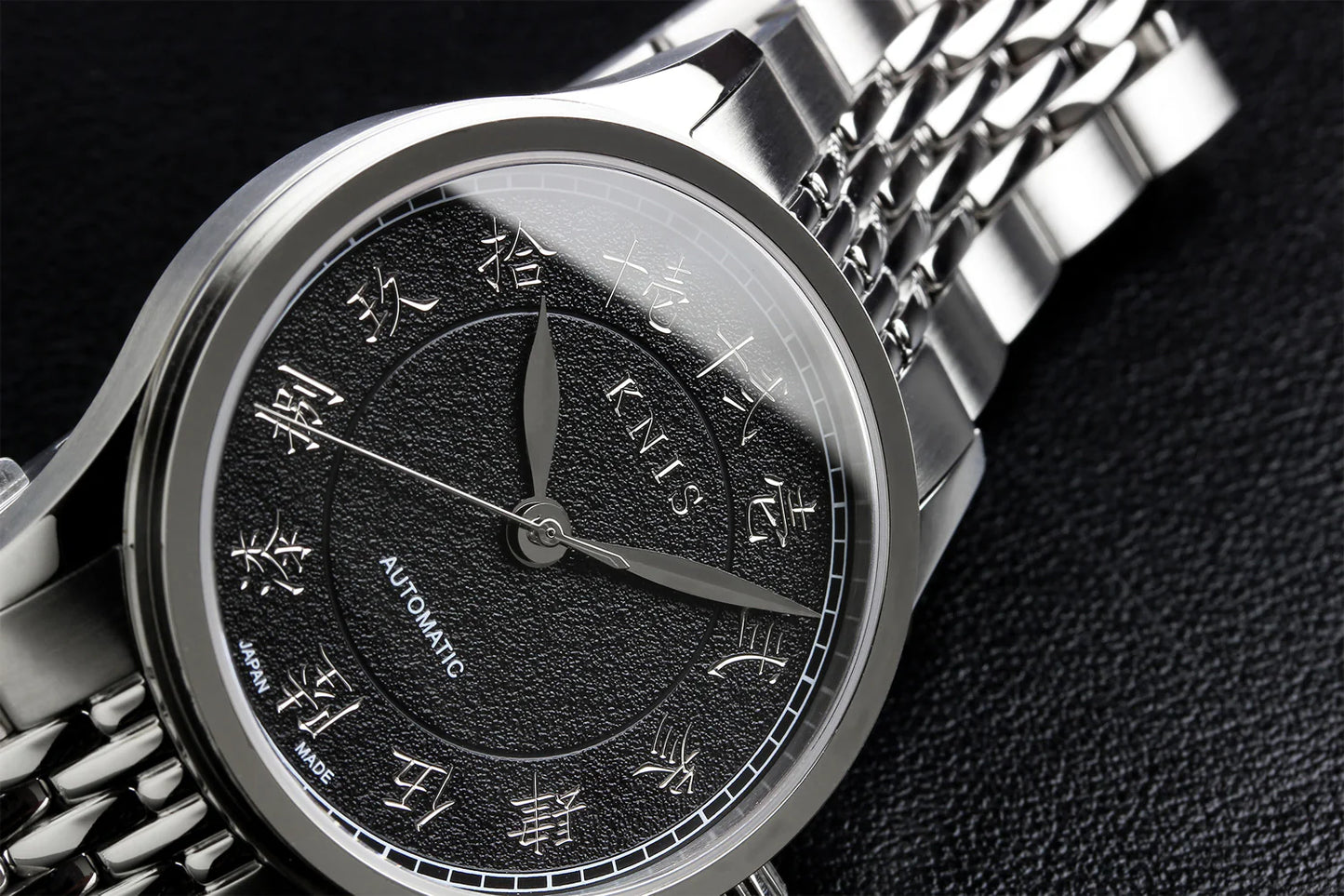 KNIS Automatik KOKU Kanji mit schwarzem Zifferblatt 37 mm