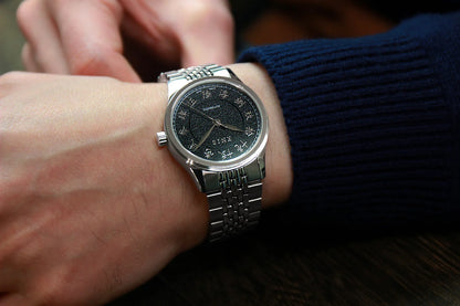 KNIS Automatik KOKU Kanji mit schwarzem Zifferblatt 37 mm