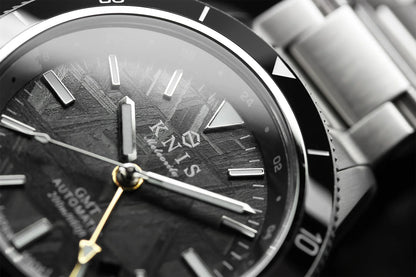 KNIS Meteorite GMT Automatic Diver 40 mm Black – Muonionalusta Meteorite