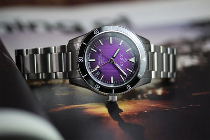 KNIS GMT Automatic Diver 40 mm Purple