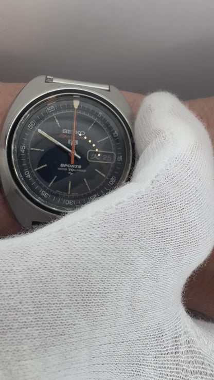 Seiko 5 Sports JDM Speed-Timer 7017-6010 – Caliber 7017, flyback chronograph with inner bezel, Daini Seikosha – February 1971 – freshly serviced