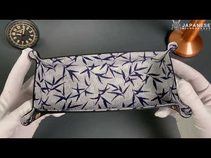 Plateau exclusif pour montres et bijoux – Pièces uniques fabriquées à la main à partir de tissus de kimonos japonais originaux, motif Branches du Japon bleu et blanc 24 x 12