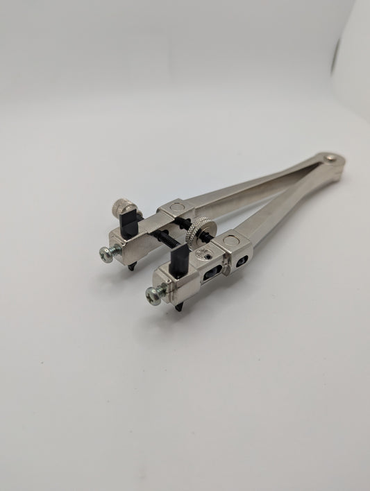 MKS 19400 Zweikrallen-Gehäuseöffner (側開器) für Schraubböden | Meikosha, Made in Japan