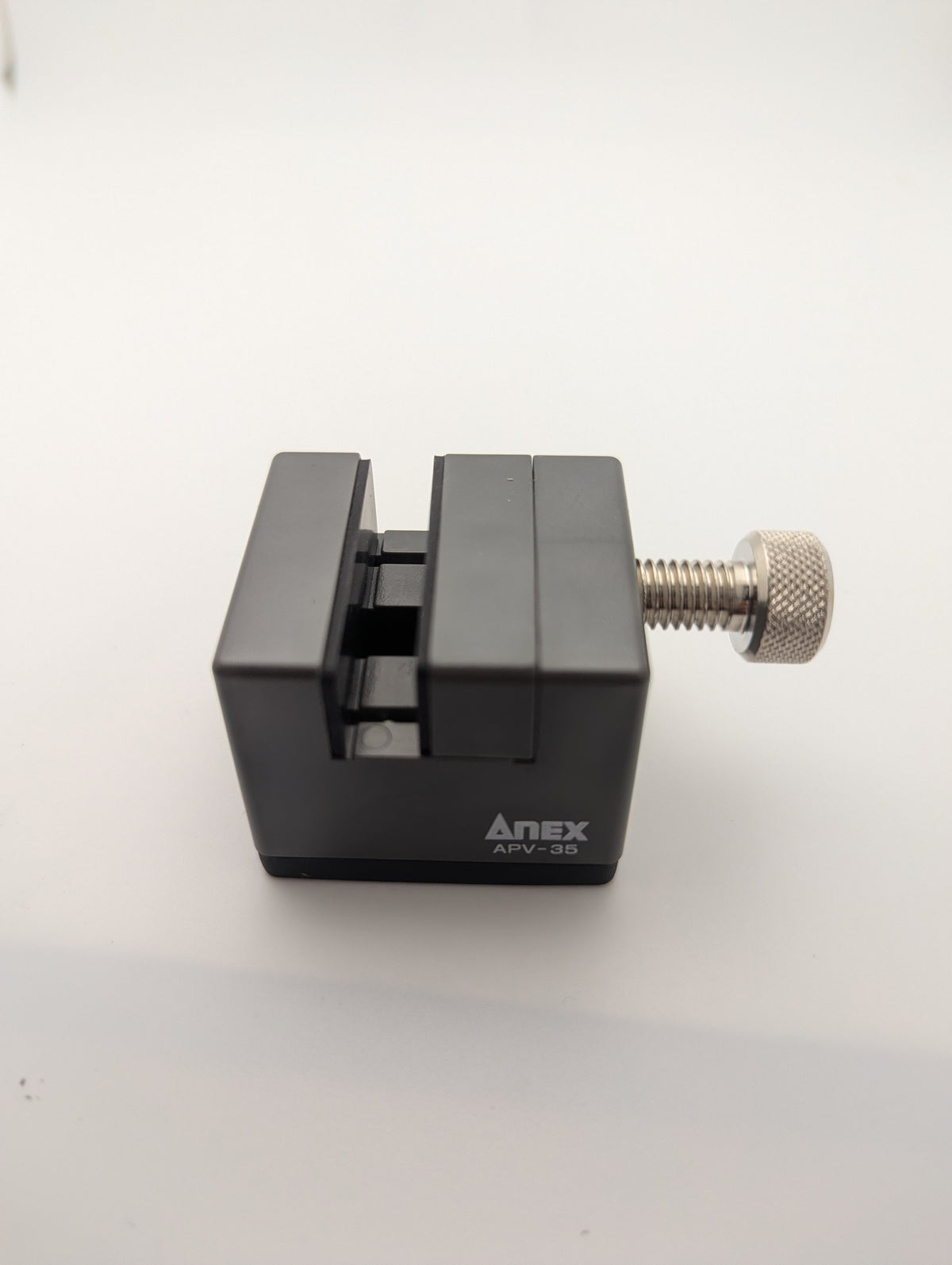 ANEX APV-35 Mini-étau de 35 mm – Support de bande pour raccourcissement de bande métallique | Fabriqué au Japon (Tsubame-Sanjo)