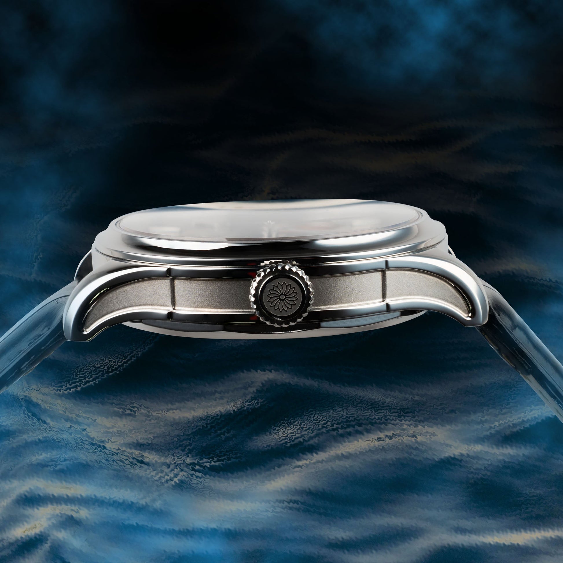 WANCHER Dream Moonphase Kaguya MURASAKI BLUE, Gehäuse-Seitenansicht mit Krone
