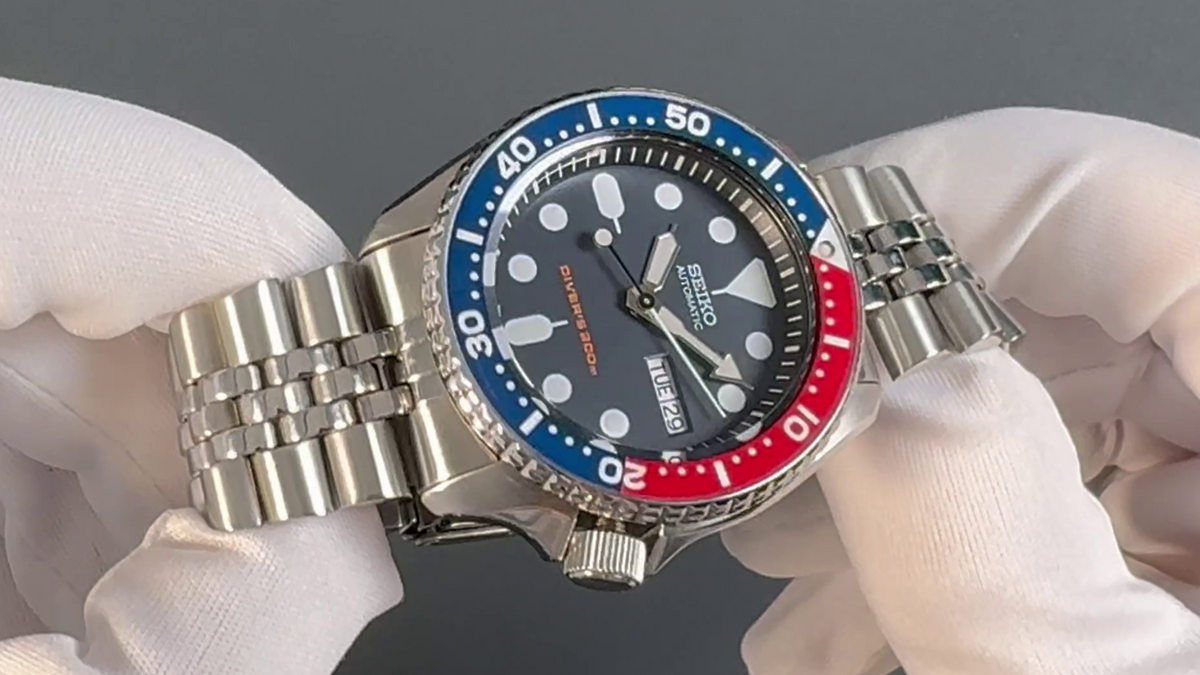 Seiko SKX009K2 Pepsi – Lünette und Krone im Detail