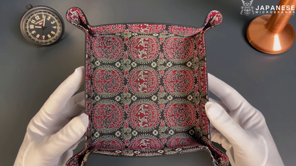 Plateau exclusif pour montres et bijoux – Pièces uniques fabriquées à la main à partir de tissus de kimono japonais originaux, modèle Cercles Japonais, 20 x 20 cm