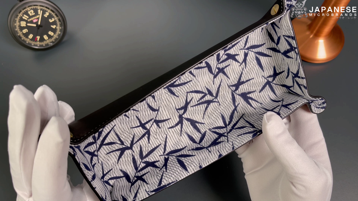 Plateau exclusif pour montres et bijoux – Pièces uniques fabriquées à la main à partir de tissus de kimonos japonais originaux, motif Branches du Japon bleu et blanc 24 x 12