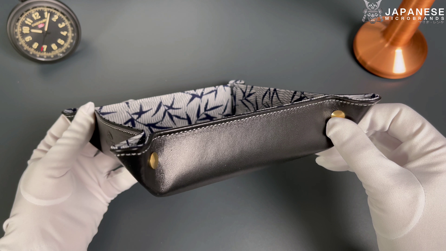 Plateau exclusif pour montres et bijoux – pièces uniques fabriquées à la main à partir de tissus de kimonos japonais originaux, modèle Japan Branches Bleu Blanc 20 x 20