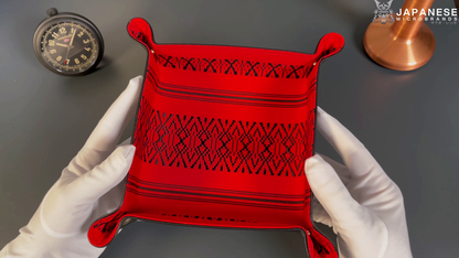 Plateau exclusif pour montres et bijoux – pièces uniques fabriquées à la main à partir de tissus de kimono japonais originaux, modèle Japan, noir et rouge, 20 x 20 cm