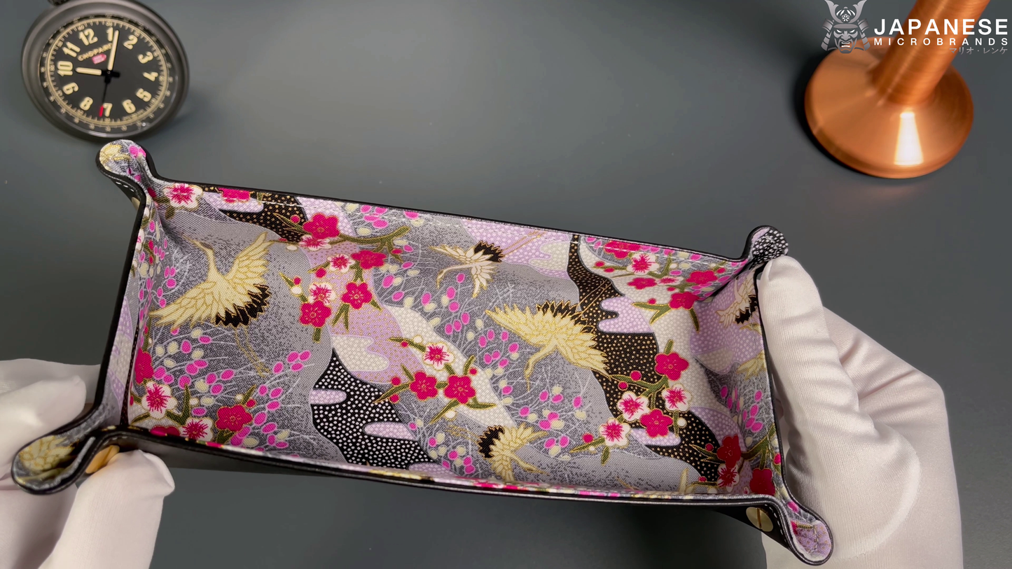 Plateau exclusif pour montres et bijoux – Pièces uniques fabriquées à la main à partir de tissus de kimonos japonais originaux, motif Branches du Japon bleu et blanc 24 x 12