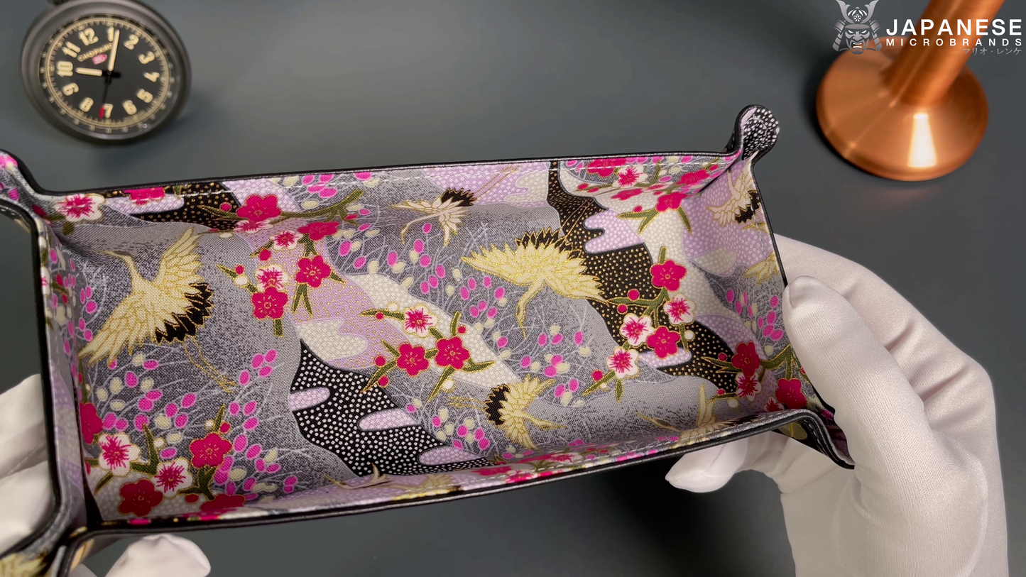 Plateau exclusif pour montres et bijoux – Pièces uniques fabriquées à la main à partir de tissus de kimonos japonais originaux, motif Branches du Japon bleu et blanc 24 x 12