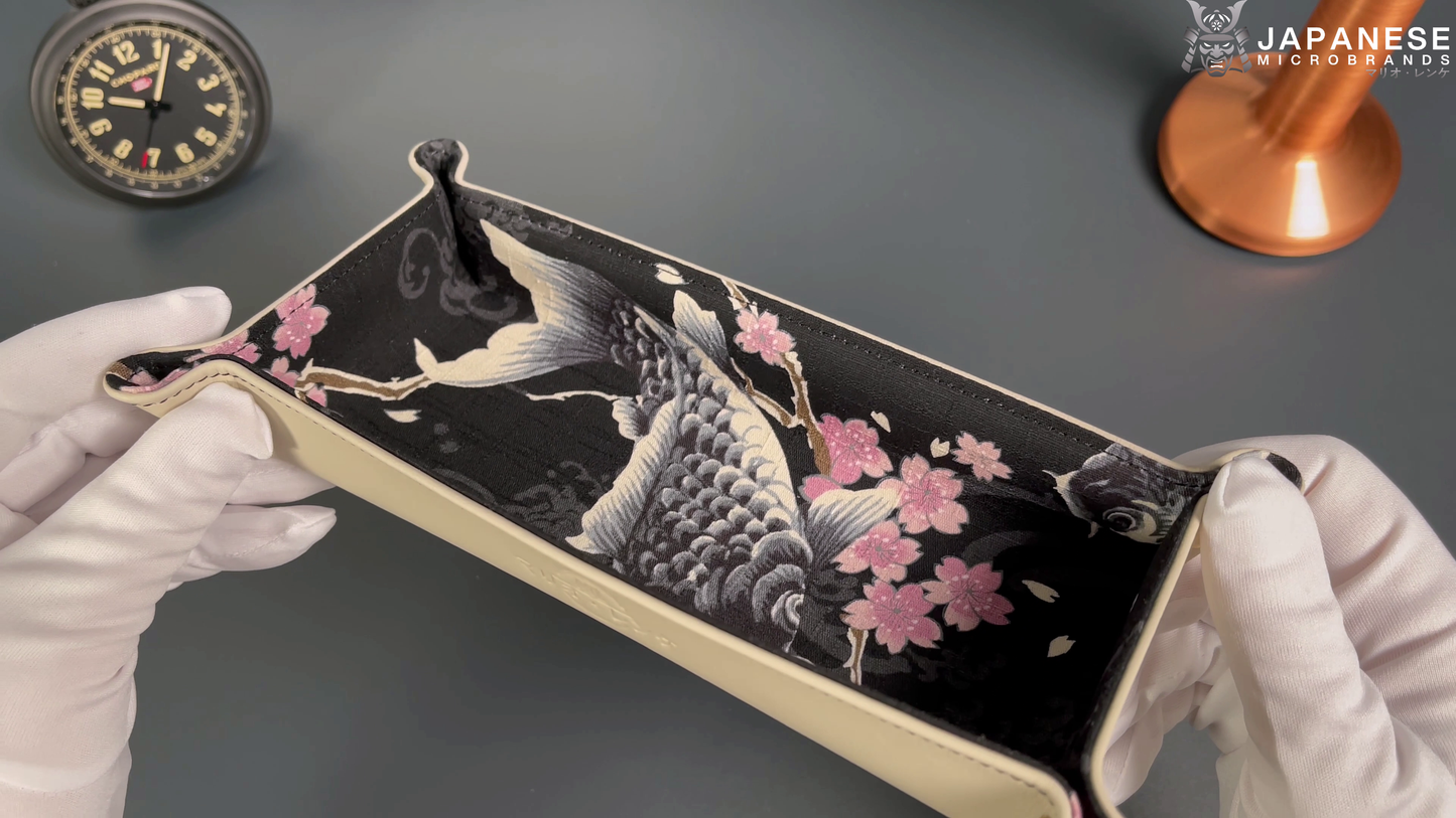 Plateau exclusif pour montres et bijoux – Pièces uniques réalisées à la main à partir de tissus de kimono japonais originaux, modèle Kois, noir et rose, 24 x 12 cm