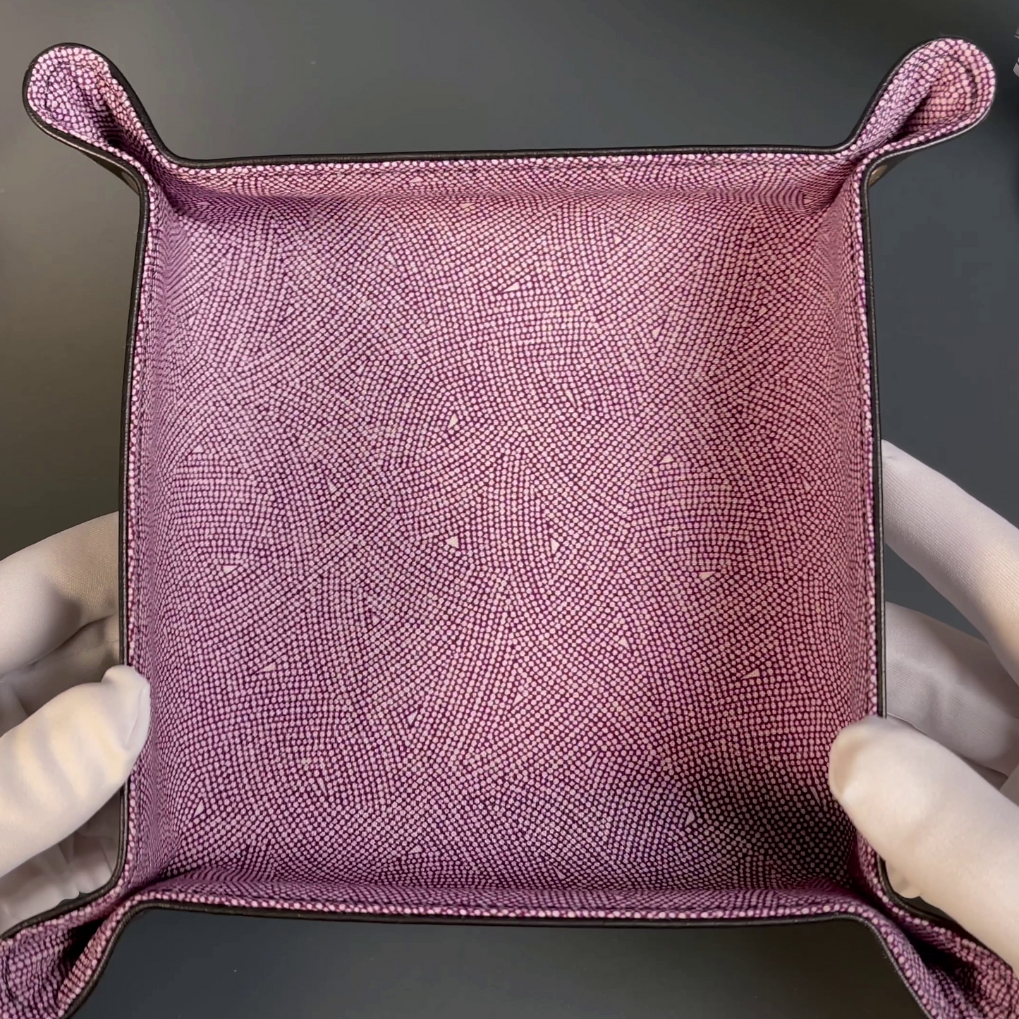 Plateau exclusif pour montres et bijoux – Pièces uniques fabriquées à la main à partir de tissus de kimonos japonais originaux, modèle Japan Lila Moments 20 x 20