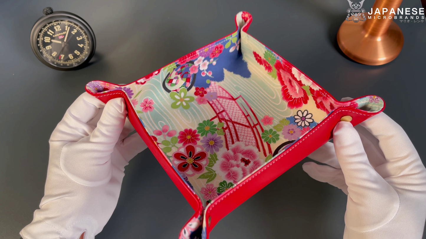 Plateau exclusif pour montres et bijoux – pièces uniques réalisées à la main à partir de tissus de kimonos japonais originaux, modèle Pont japonais et Papillon, 20 x 20 cm