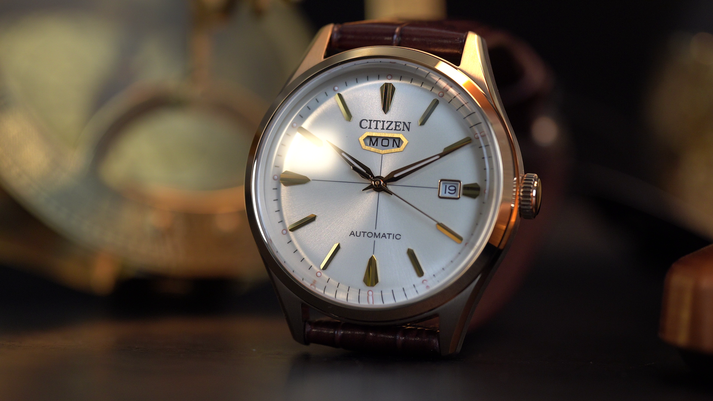 Citizen Herrenuhr Automatik 40mm Tag Datum - Ref. NH8393-05AE